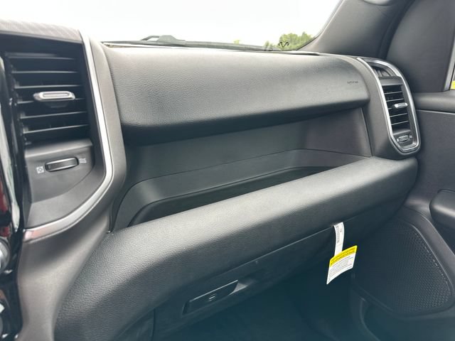 New 2026 RAM 1500 Express AWD/4WD image 24
