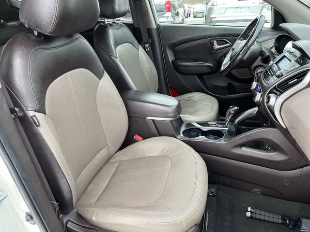 Used 2012 Hyundai Tucson Limited image 25