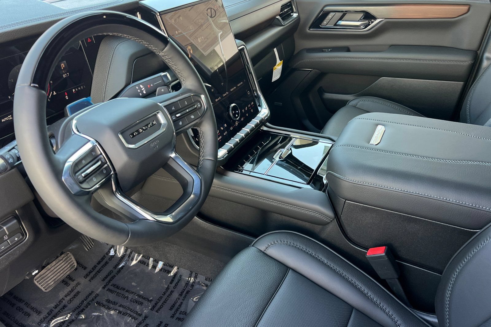 New 2026 GMC Yukon Denali w/ Denali Reserve Package AWD/4WD image 7