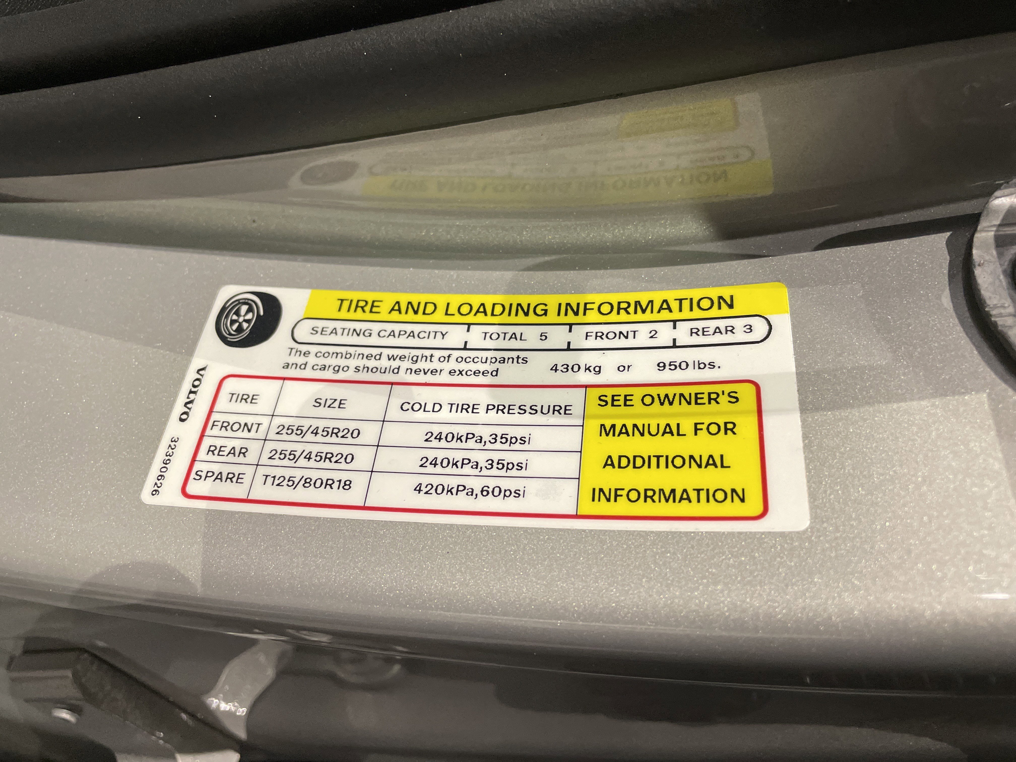 Used 2025 Volvo XC60 B5 Plus image 42