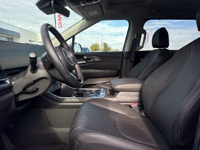 Used 2026 Kia Carnival SX w/ SX Dark Edition Package FWD image 14