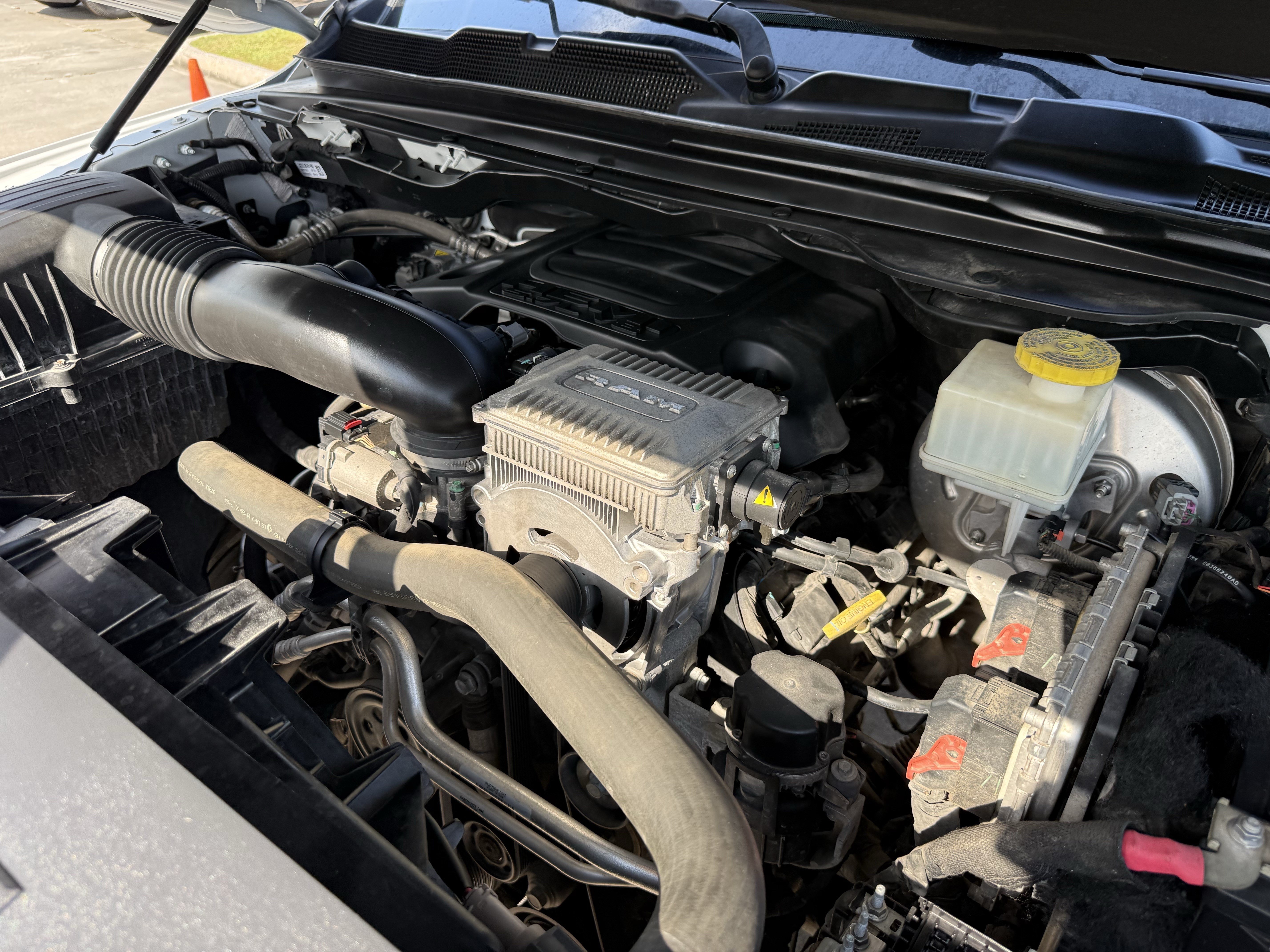 Used 2021 RAM 1500 Laramie w/ Sport Appearance Package AWD/4WD image 32