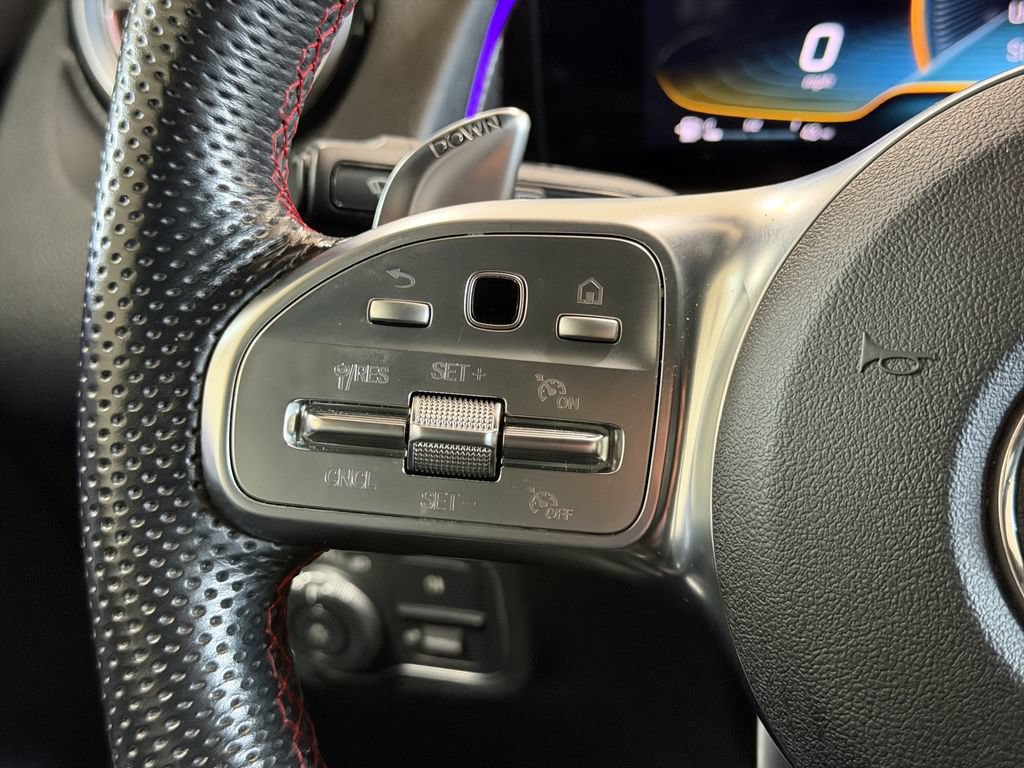 Used 2022 Mercedes-Benz GLB 35 AMG 4MATIC image 29