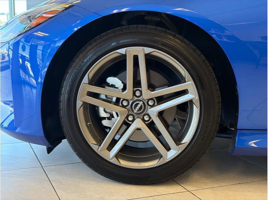 Used 2025 Nissan Z Sport w/ Floor Mat Package RWD image 9