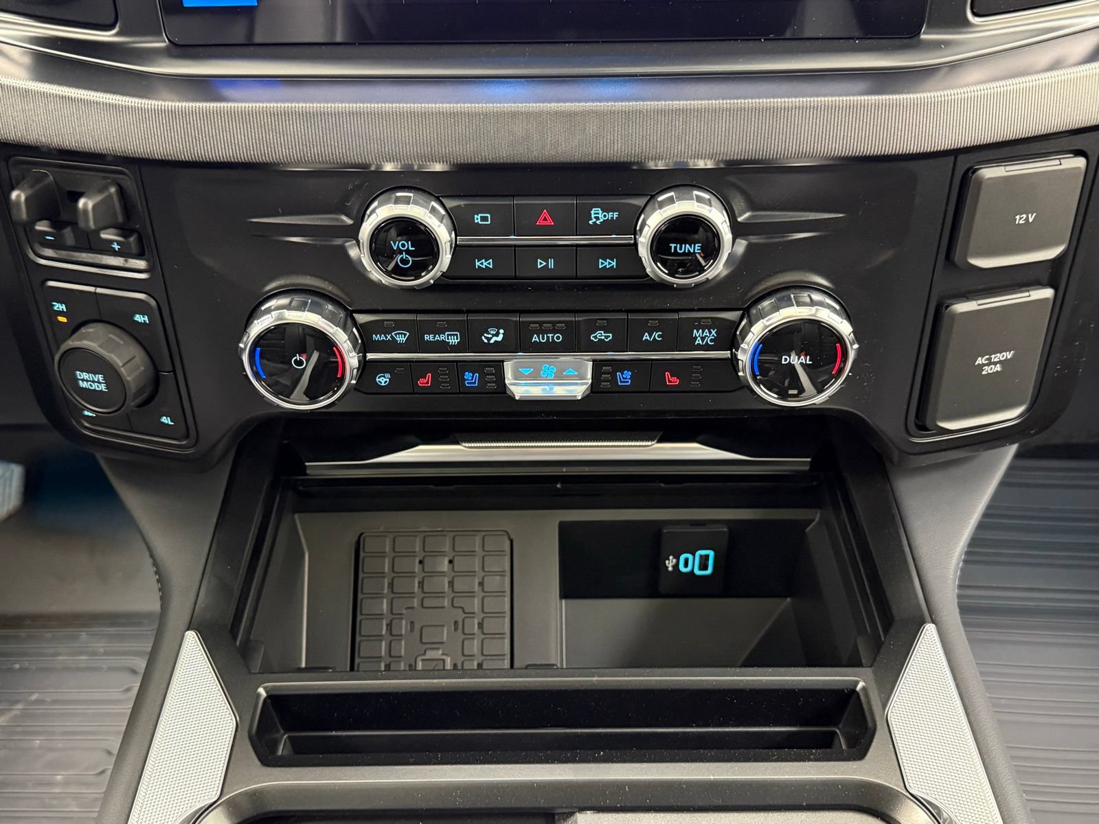 New 2026 Ford F350 Platinum AWD/4WD image 39