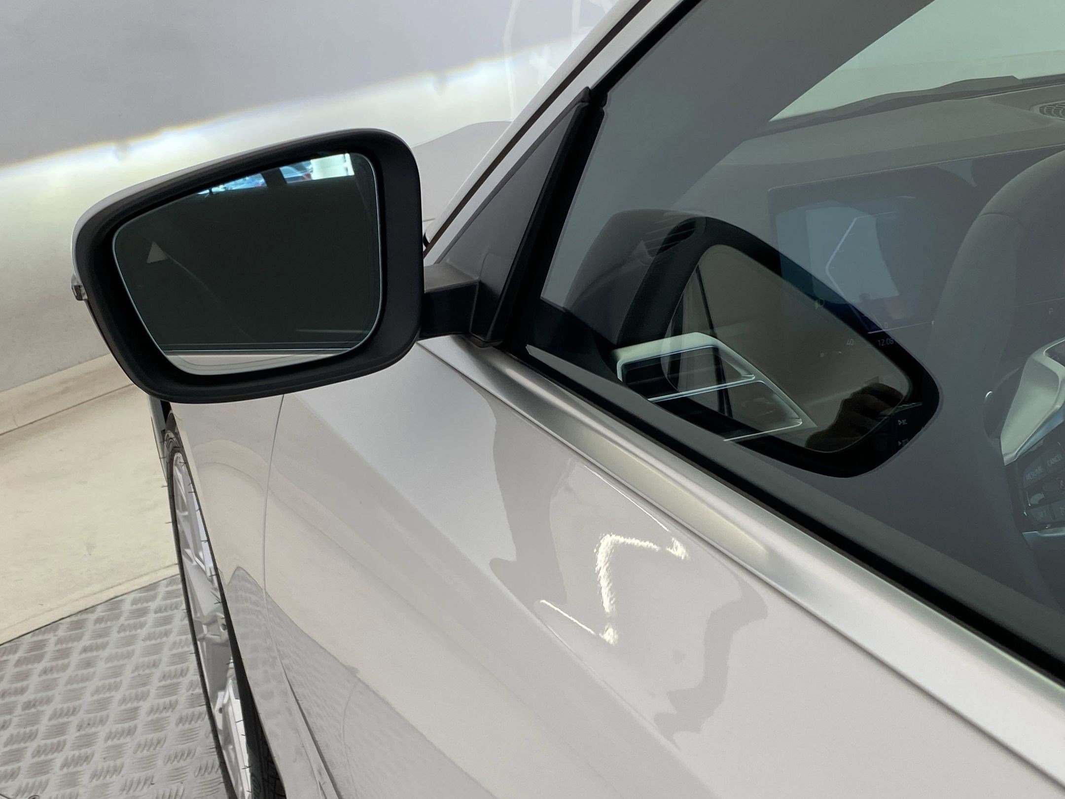 Used 2025 BMW 330i xDrive Sedan w/ Convenience Package image 23