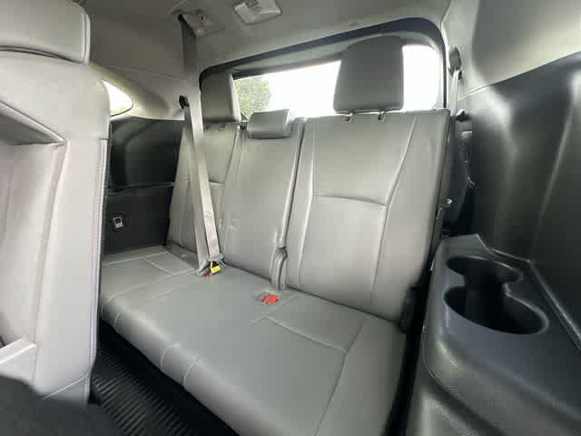 Used 2020 Toyota Highlander XLE AWD/4WD image 19