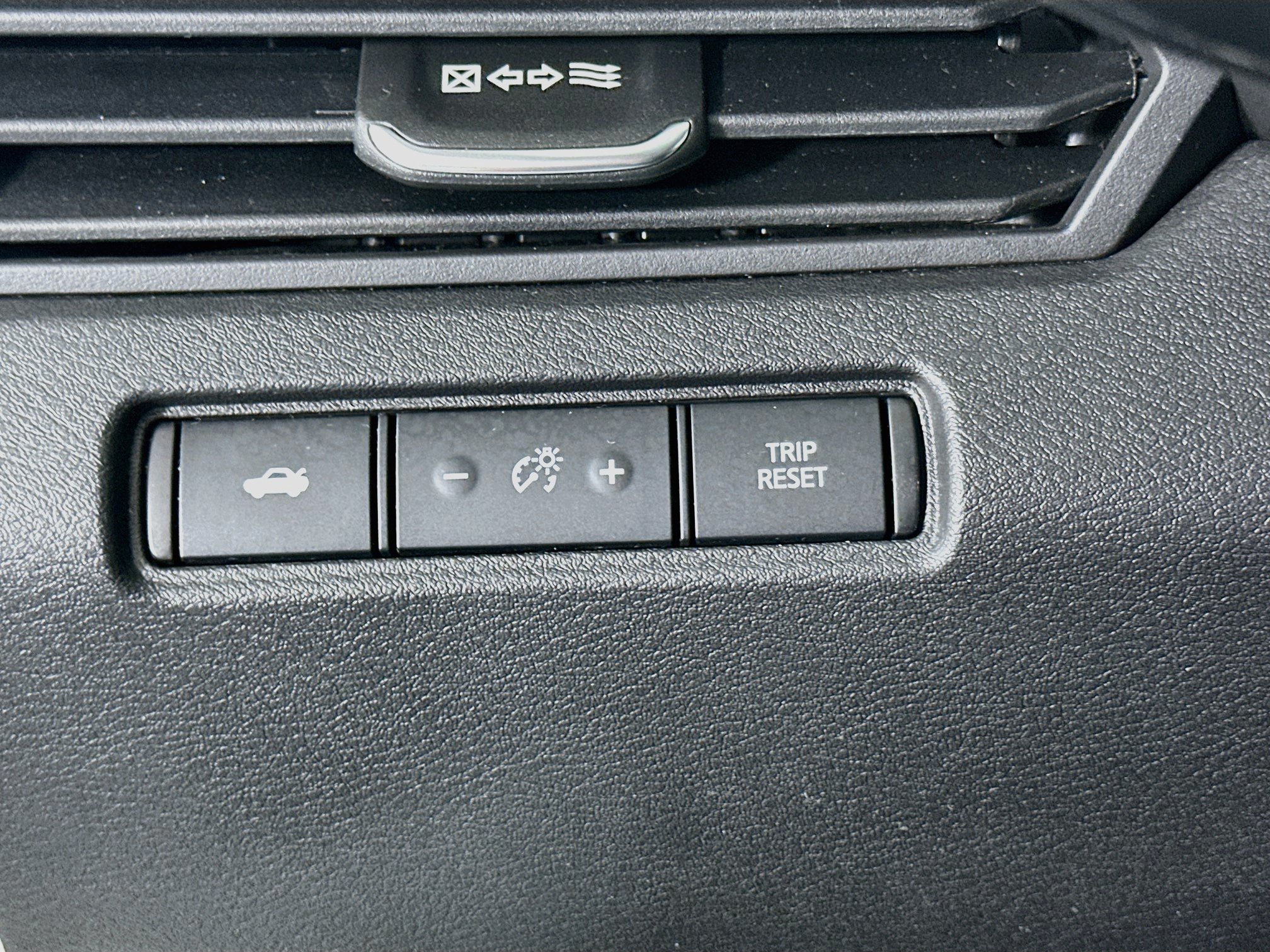 Used 2023 Nissan Altima 2.5 SR w/ SR Premium Package FWD image 16