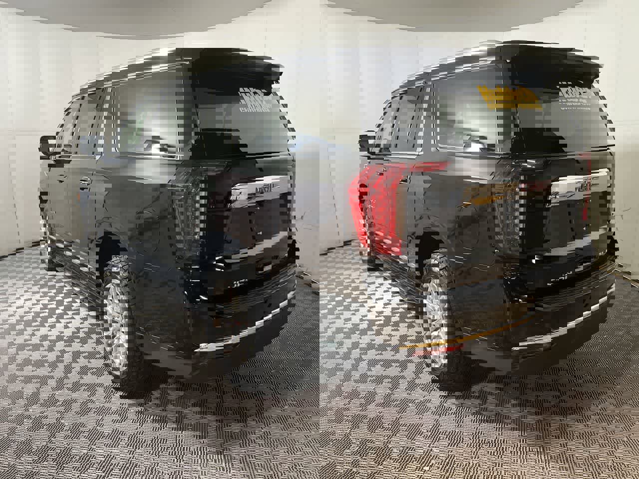 Used 2024 GMC Yukon XL SLT image 6