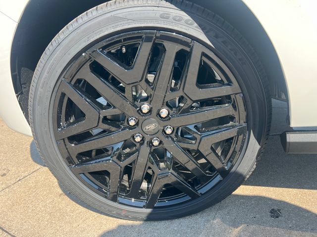 New 2027 Ford Expedition Platinum w/ Stealth Performance Package AWD/4WD image 13