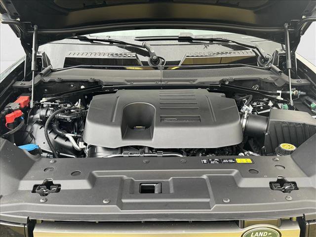 New 2024 Land Rover Defender 110 X-Dynamic SE image 17