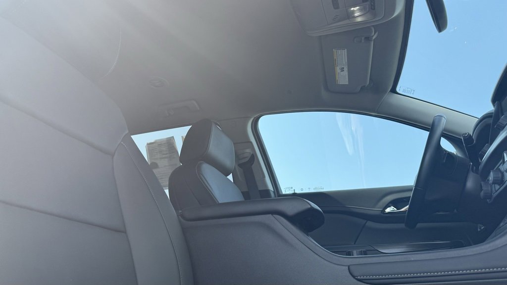 Used 2023 GMC Acadia SLT w/ Elevation Edition image 21