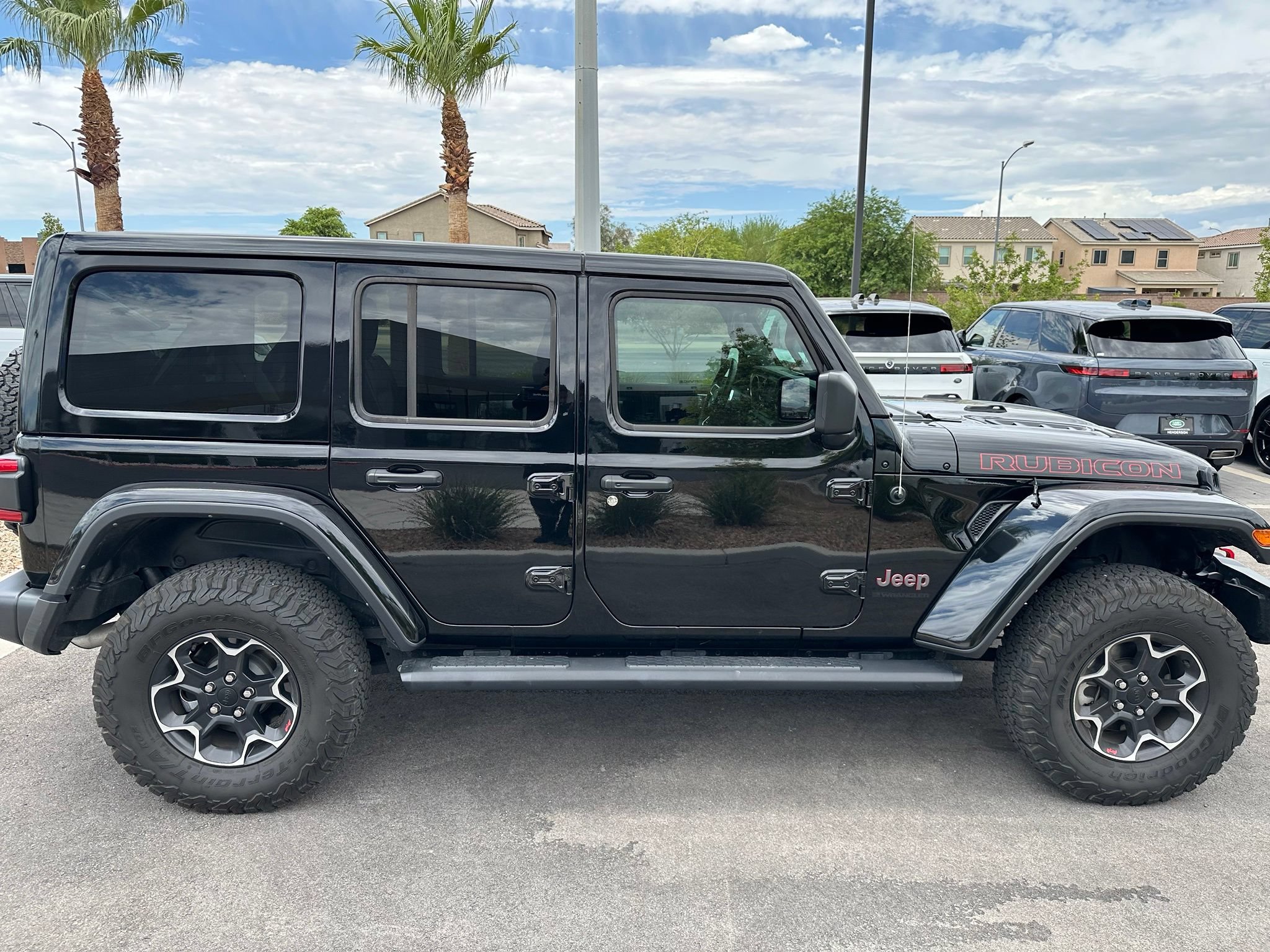 Used 2023 Jeep Wrangler Unlimited Rubicon w/ Cold Weather Group AWD/4WD image 3