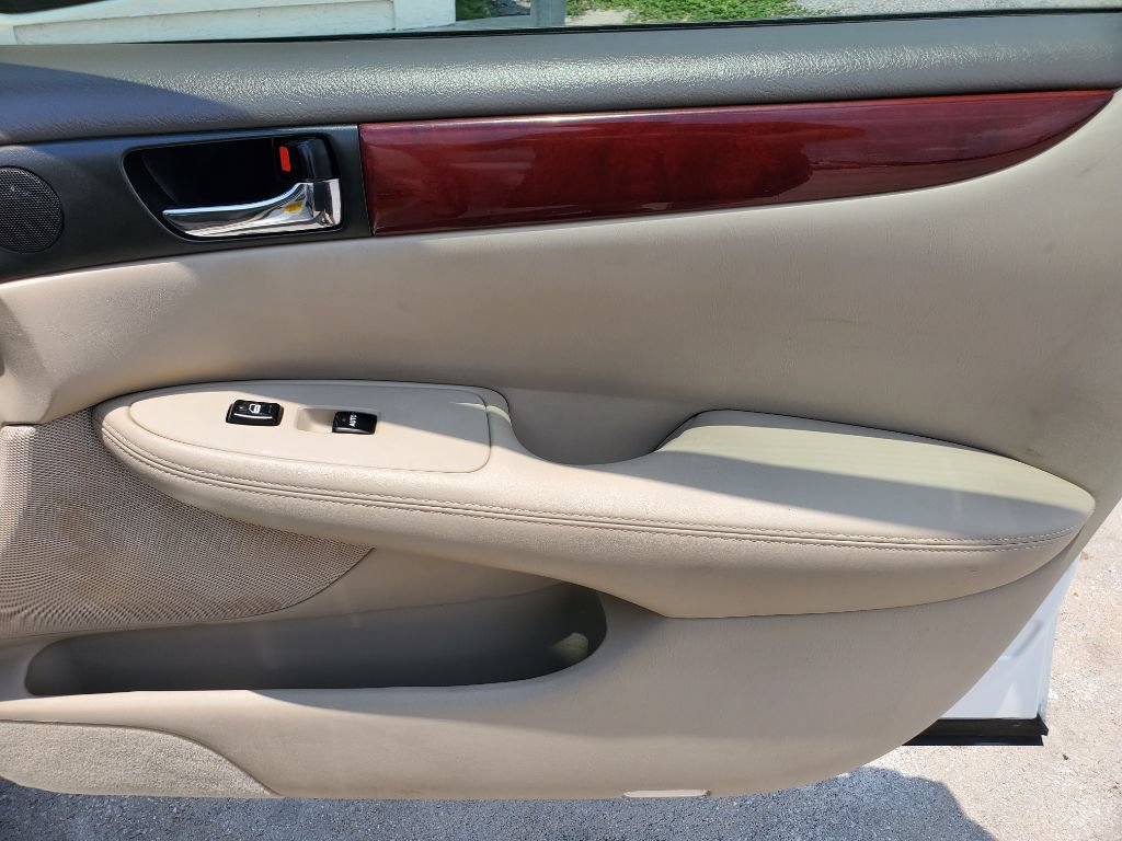 Used 2002 Lexus ES 330 FWD image 35