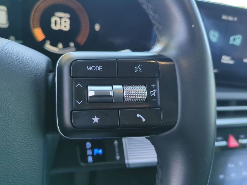 Certified 2025 Hyundai Santa Fe SEL image 21