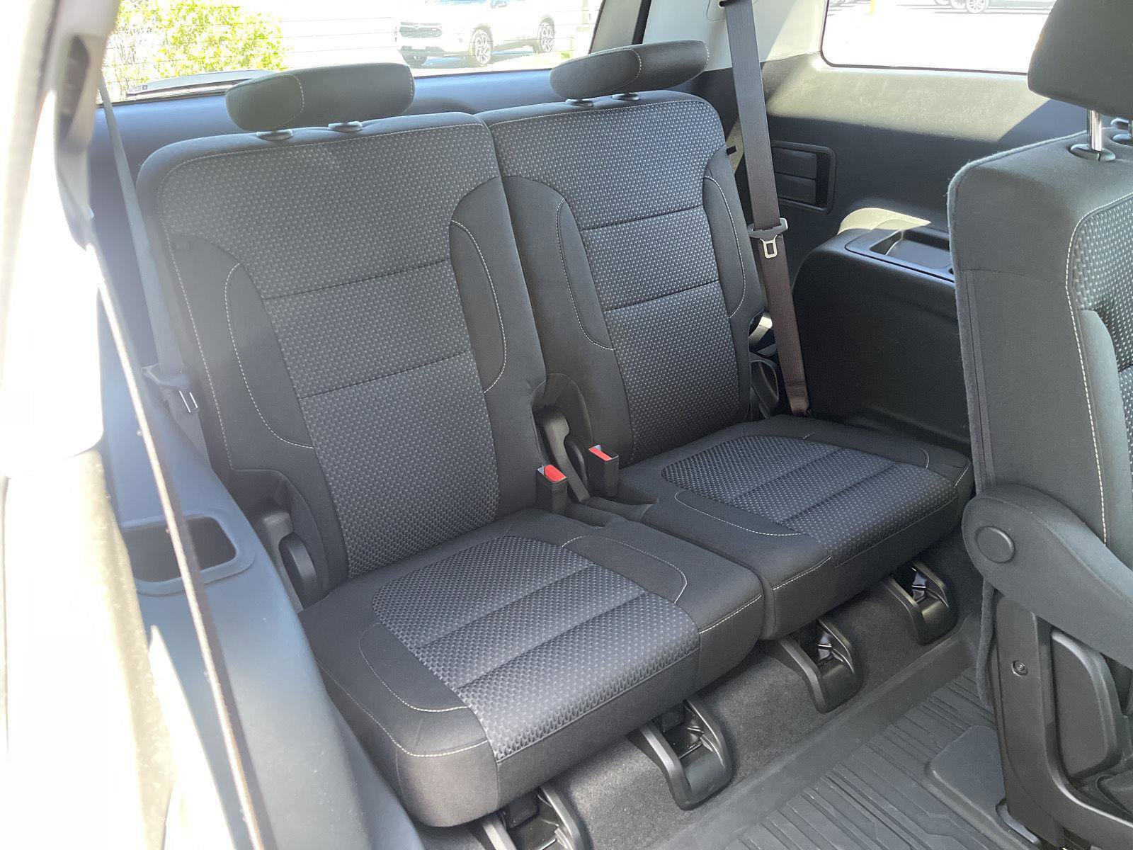 Used 2023 GMC Acadia SLE w/ Driver Convenience Package FWD image 37