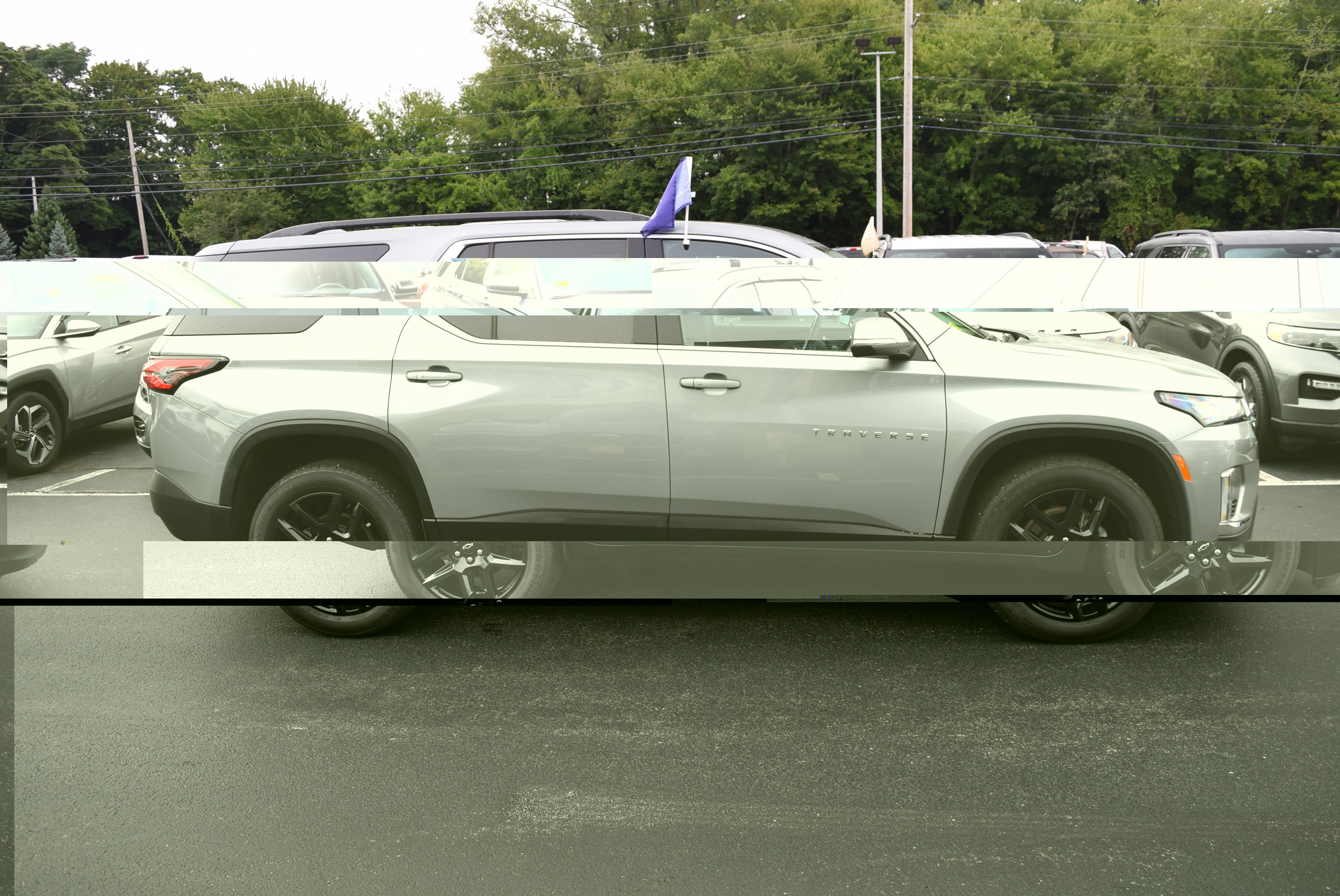 Used 2023 Chevrolet Traverse LT w/ LPO, Floor Liner Package AWD/4WD image 3