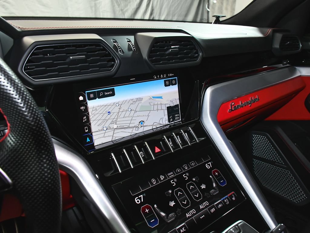 Used 2022 Lamborghini Urus AWD/4WD image 49