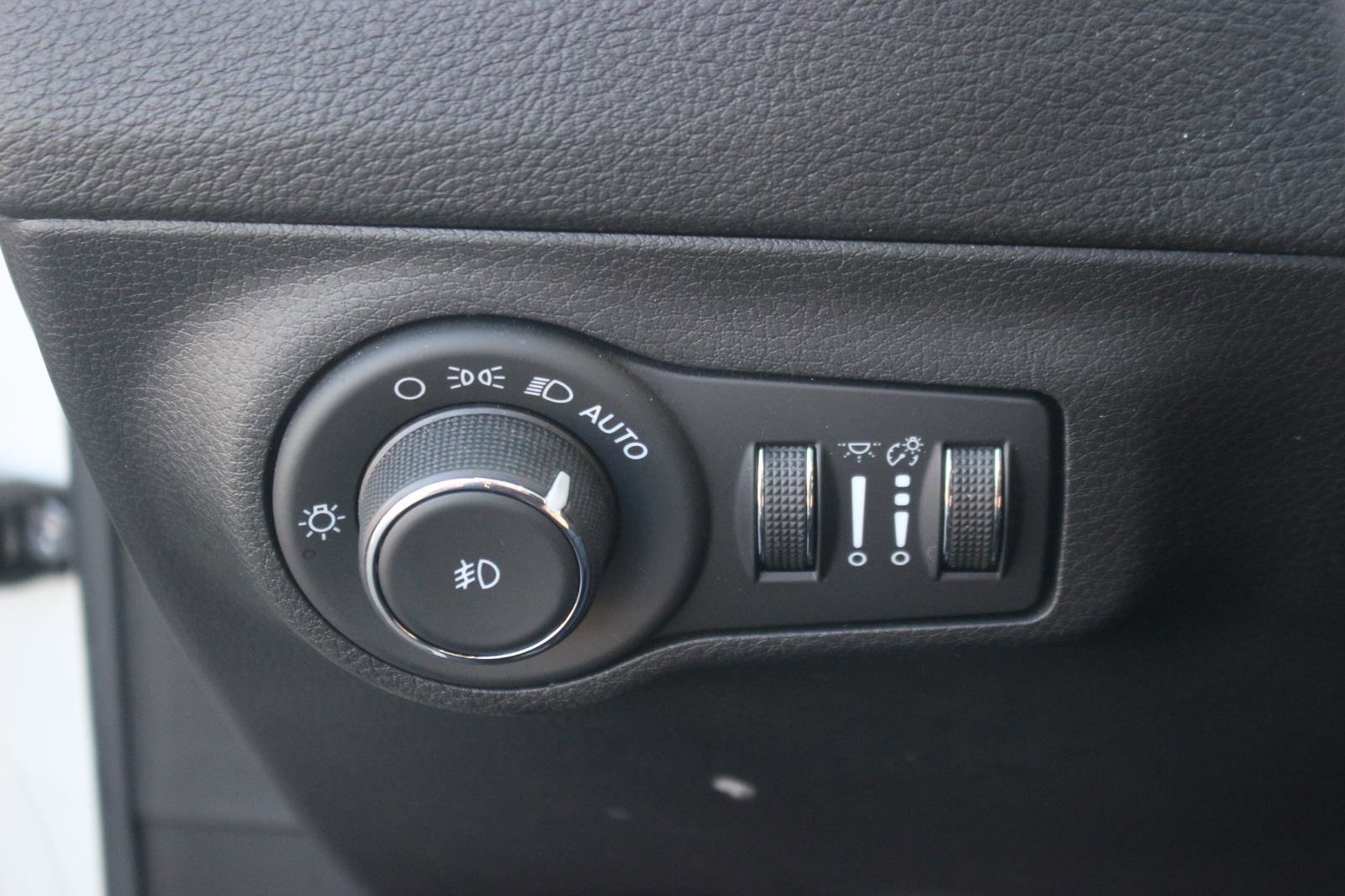 Used 2021 Jeep Compass Latitude w/ Sun and Sound Group image 25