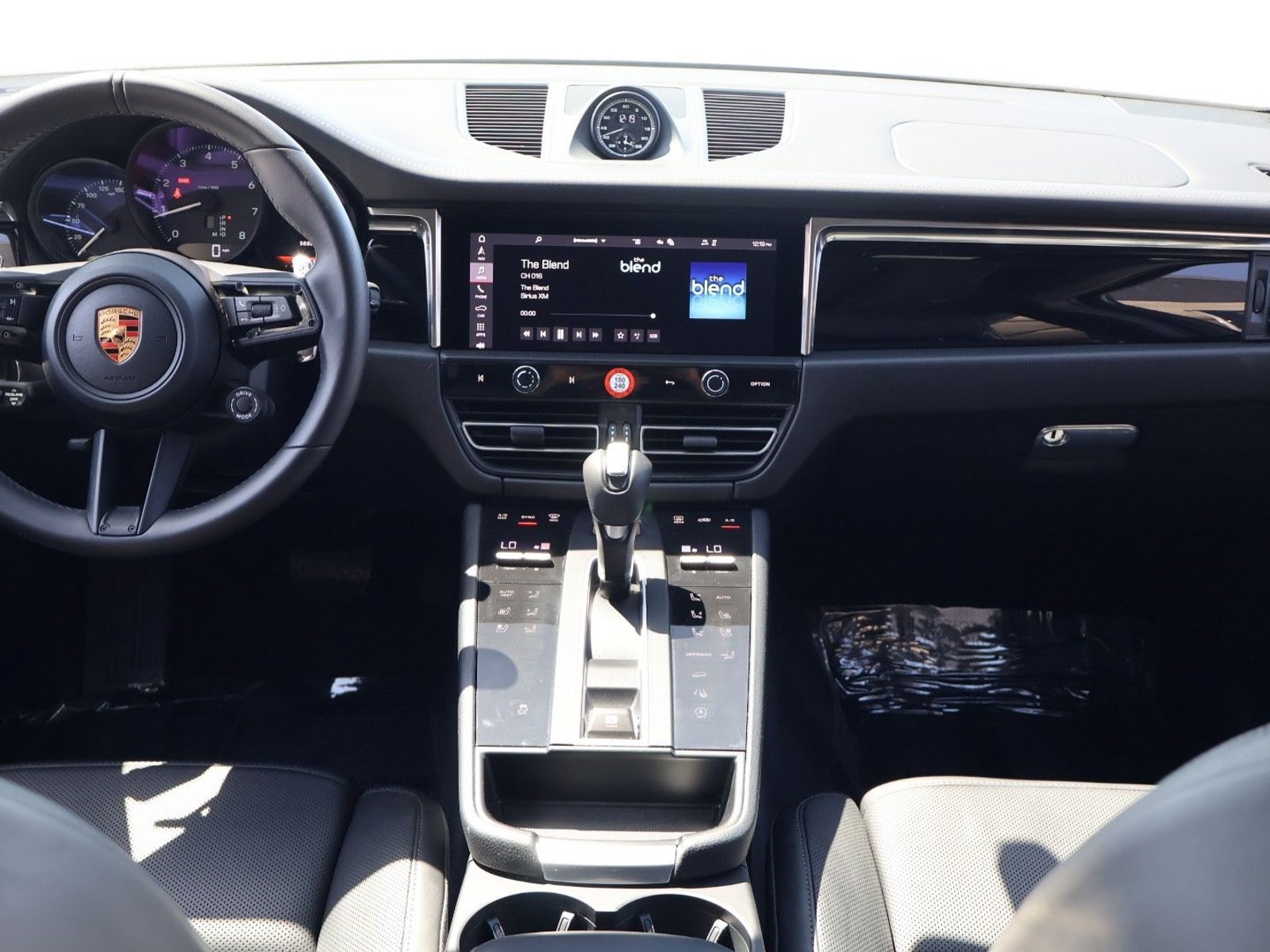 Certified 2026 Porsche Macan AWD/4WD image 21