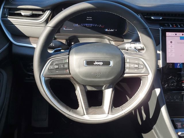 New 2025 Jeep Grand Cherokee Limited w/ Black Appearance Package image 8