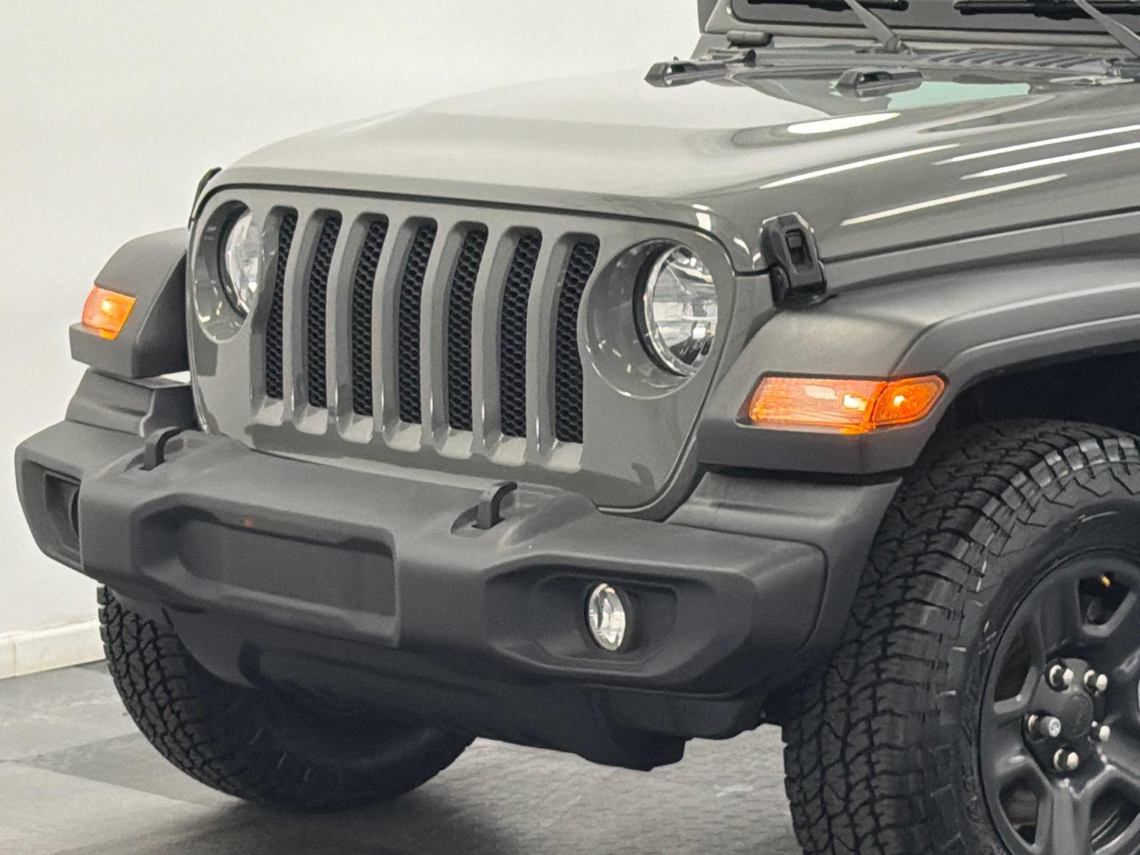 Used 2022 Jeep Wrangler Unlimited Sport AWD/4WD video 2