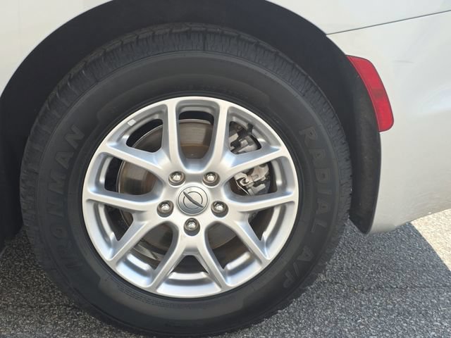 Used 2023 Chrysler Pacifica Touring-L FWD image 34