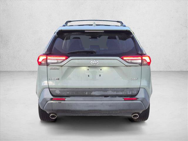 Used 2019 Toyota RAV4 XLE Premium w/ Cold Weather Package FWD image 6