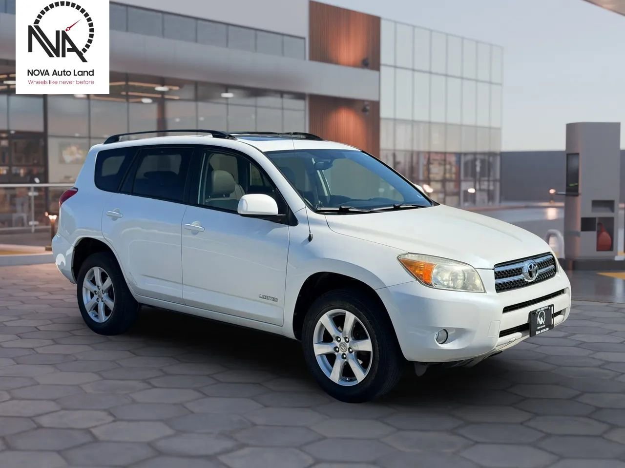 Used 2008 Toyota RAV4 Limited image 2