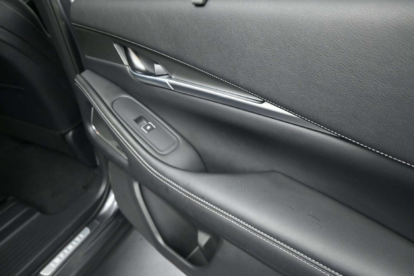 Used 2026 INFINITI QX60 Luxe w/ Cargo Package FWD image 22