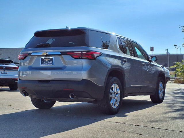 Used 2023 Chevrolet Traverse LS FWD image 5