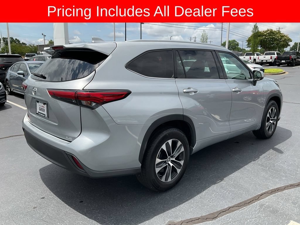 Used 2022 Toyota Highlander XLE FWD image 20