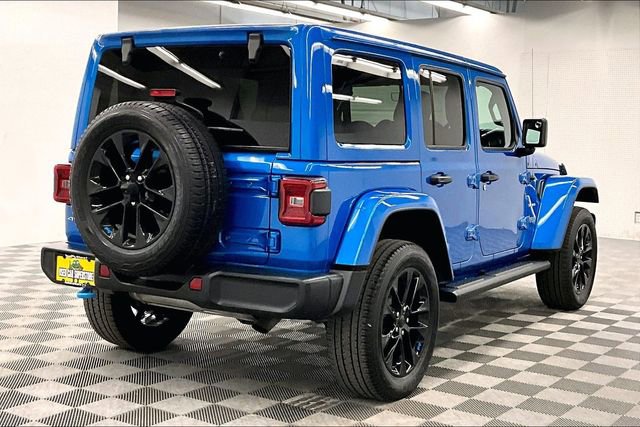 Used 2022 Jeep Wrangler Unlimited Sahara w/ Cold Weather Group image 13