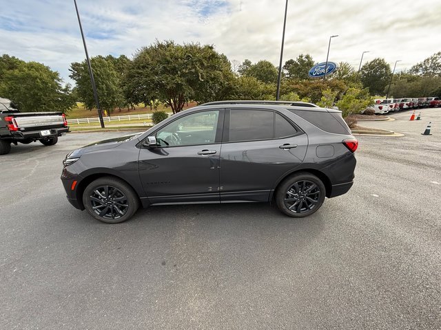 Used 2022 Chevrolet Equinox RS w/ RS Leather Package image 5