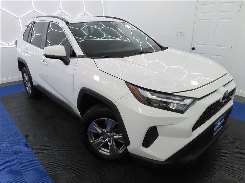 Used 2022 Toyota RAV4 XLE FWD image 6