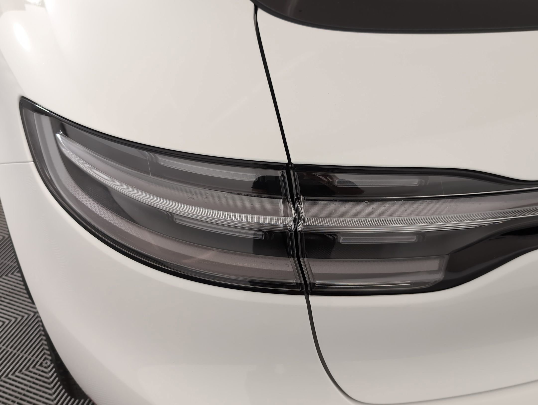 Certified 2025 Porsche Macan image 15