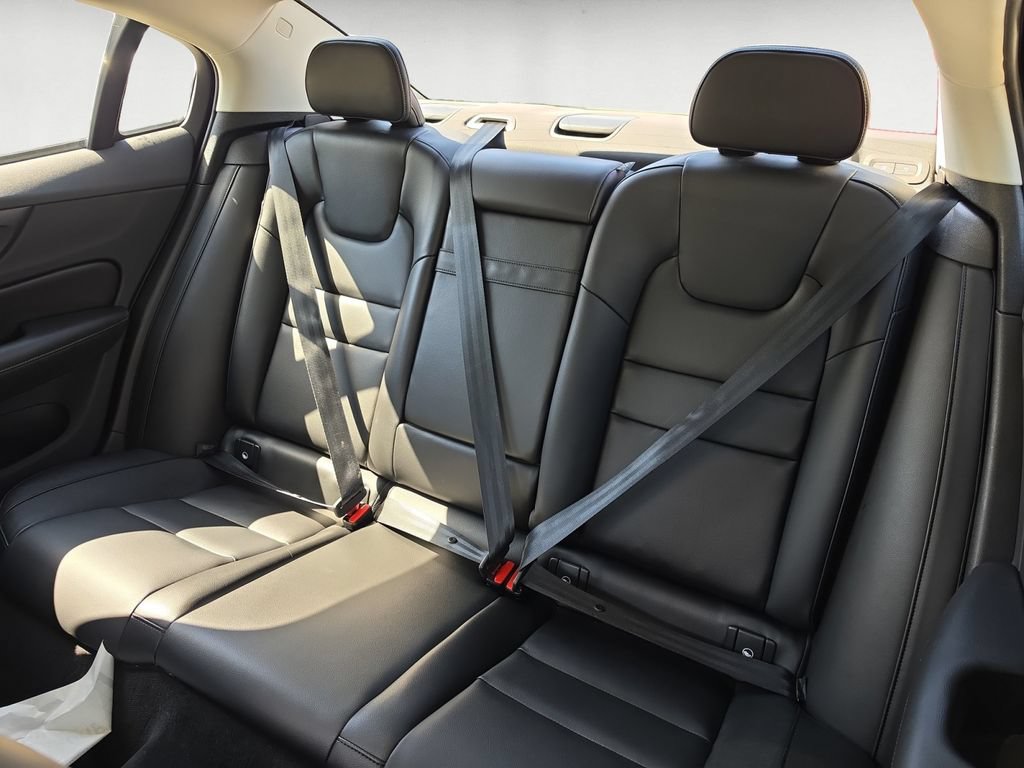 Used 2020 Volvo S60 T6 Momentum AWD/4WD image 14
