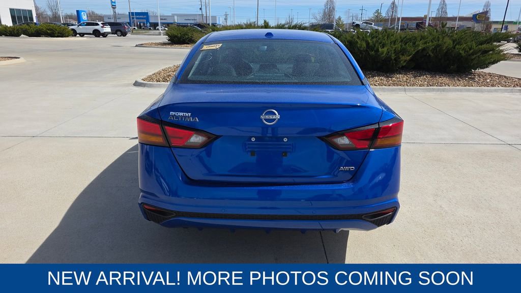 Used 2025 Nissan Altima 2.5 SV image 4