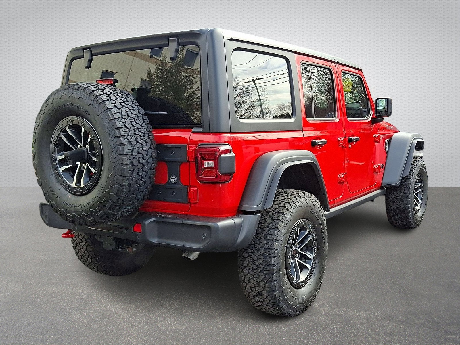 Used 2024 Jeep Wrangler Unlimited Rubicon w/ XTREMEE 35" Tire Package image 6