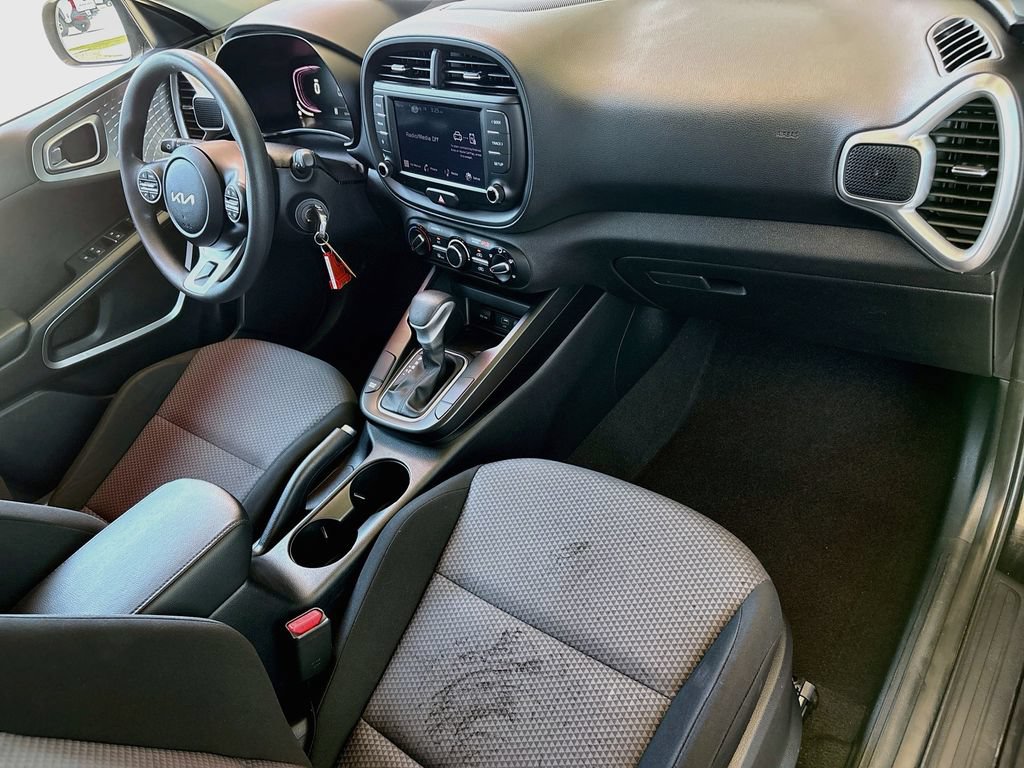 Used 2023 Kia Soul LX w/ Option Group 015 FWD image 17