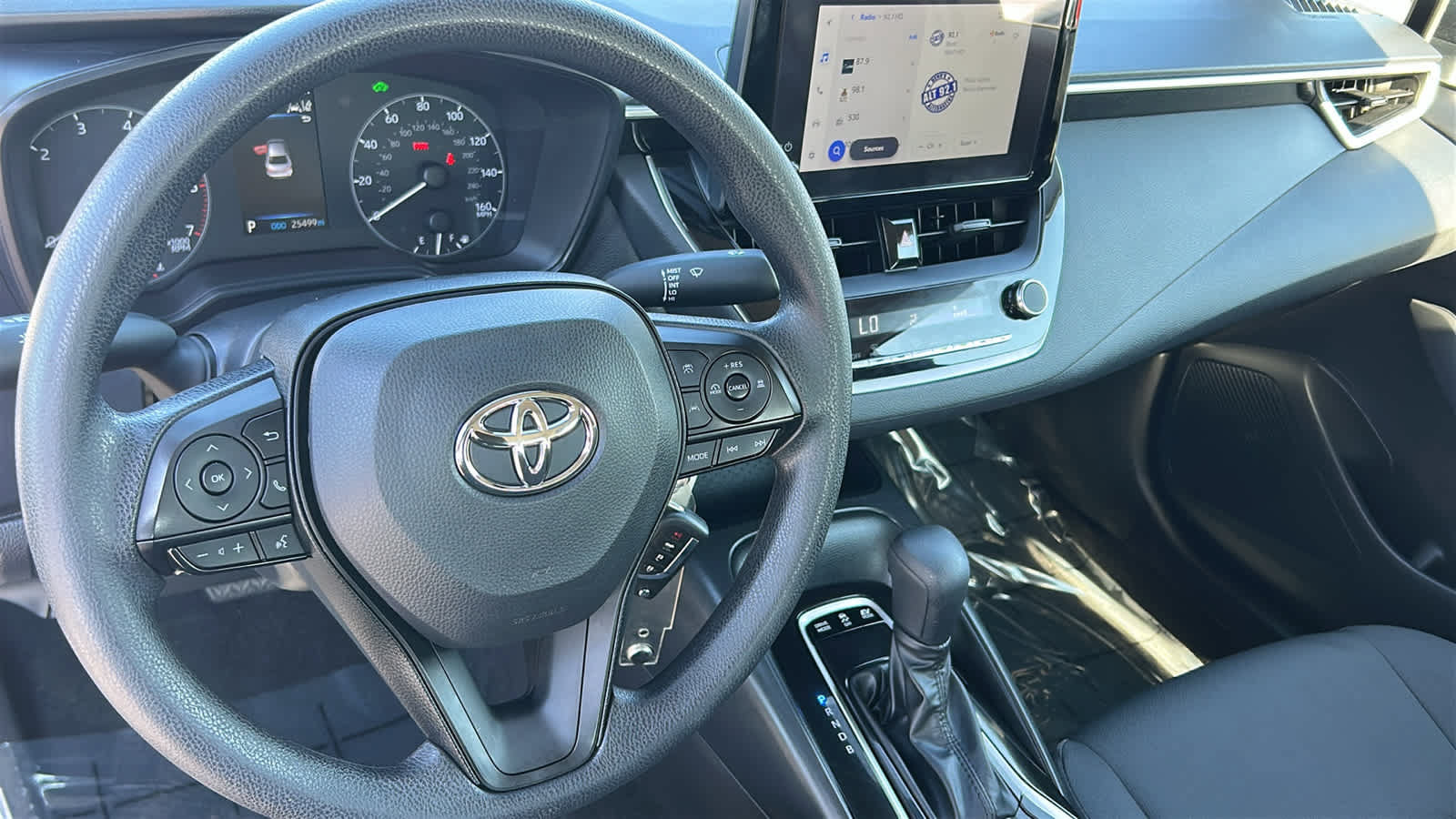 Used 2025 Toyota Corolla LE FWD image 10
