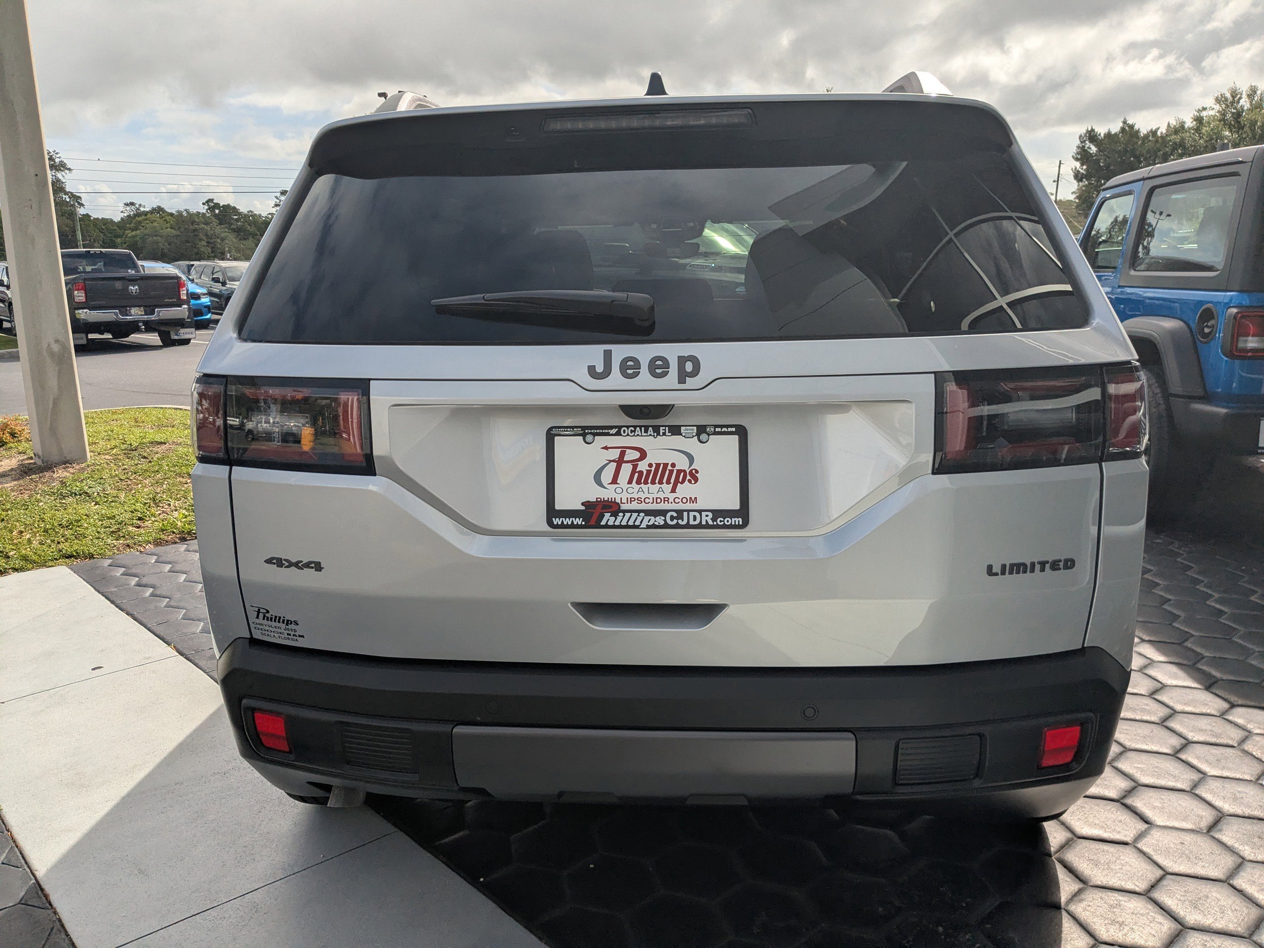 New 2026 Jeep Cherokee Limited image 7