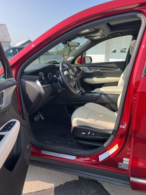Used 2023 Cadillac XT6 Sport w/ Technology Package image 5