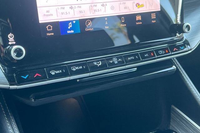 Used 2024 Jeep Wagoneer L Series II w/ Flexible Seating Group image 28