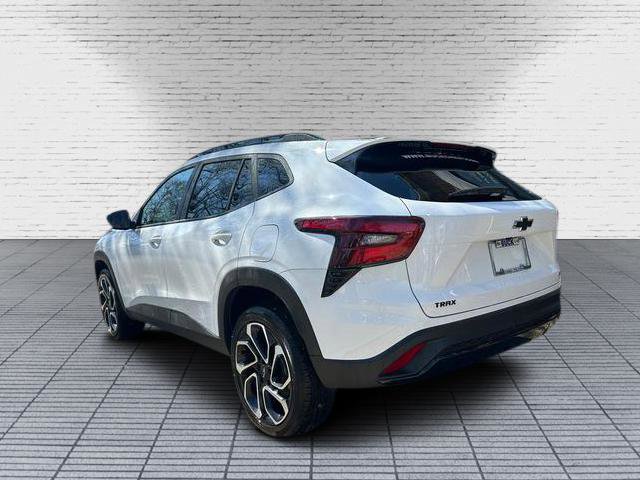 New 2025 Chevrolet Trax RS w/ Sunroof Package image 5