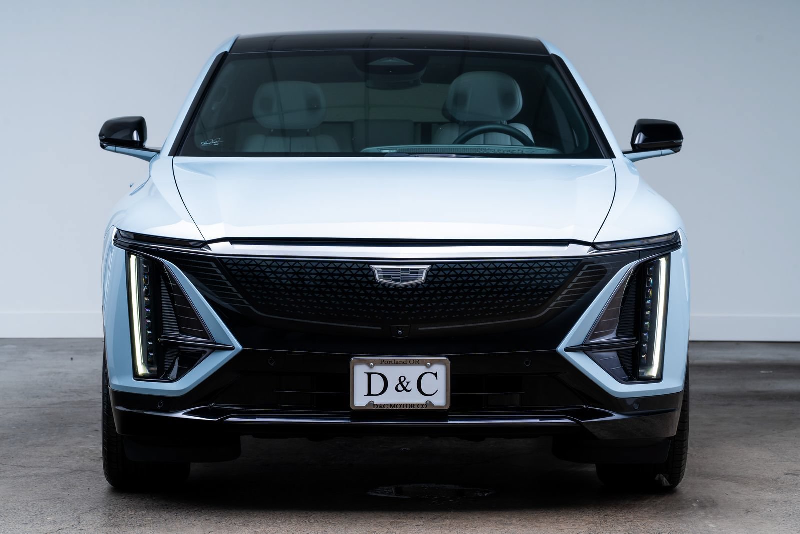Used 2024 Cadillac Lyriq Sport AWD/4WD image 2