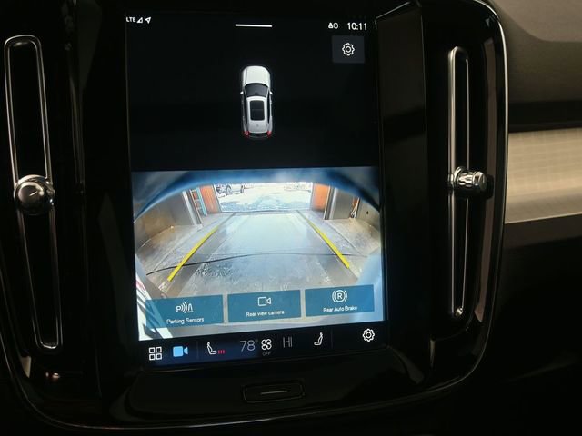 Used 2024 Volvo XC40 B5 Core image 27