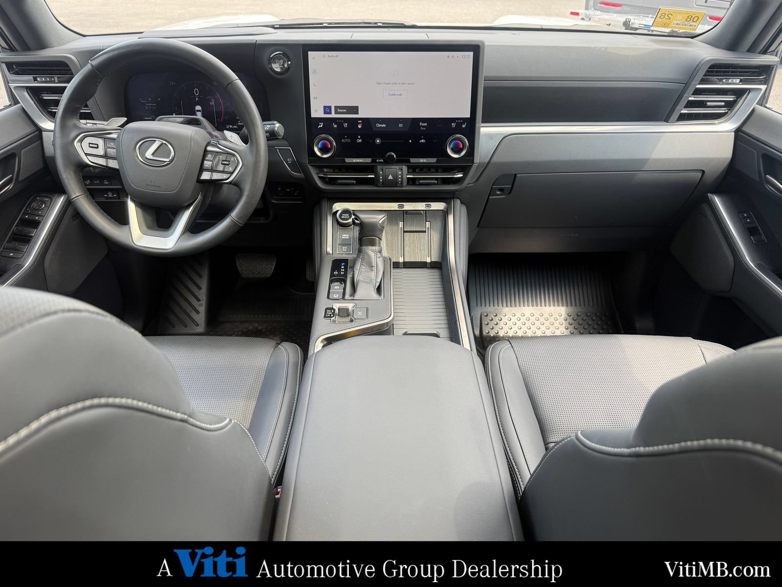 Used 2024 Lexus GX 550 w/ Accessory Package (2T) AWD/4WD image 2