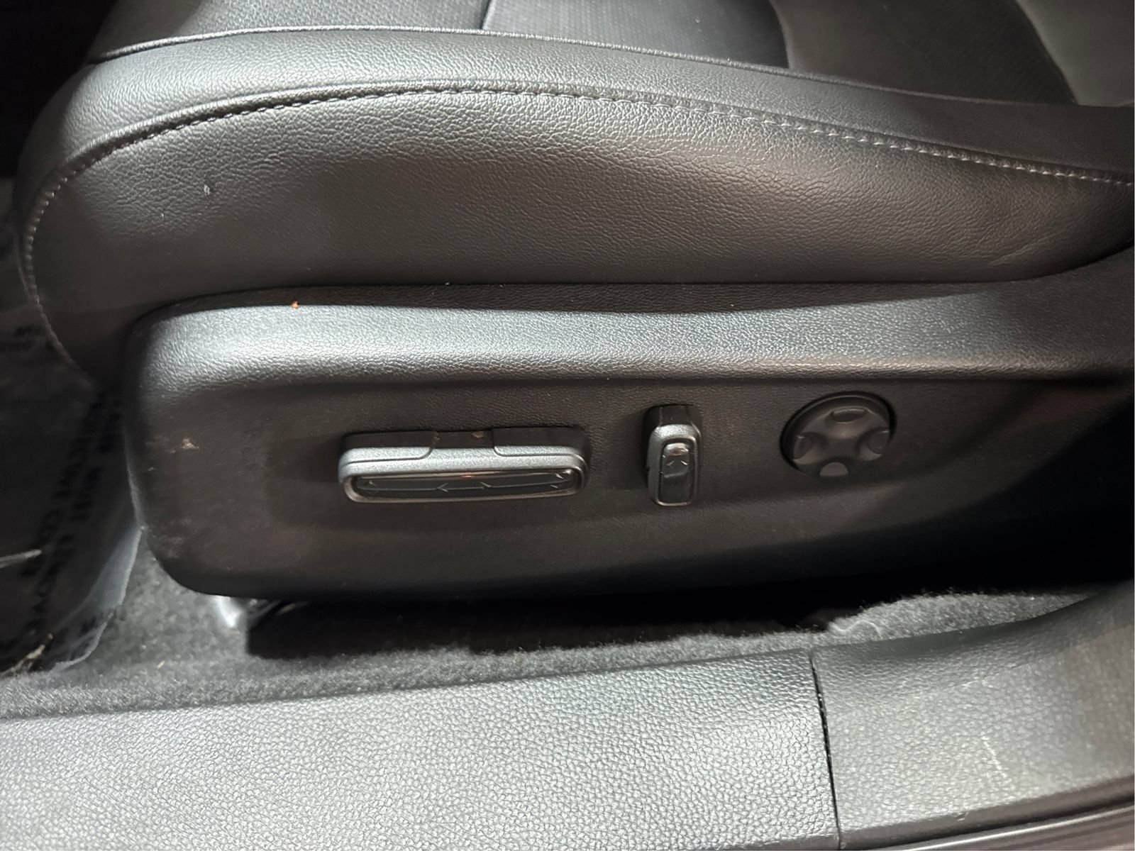 Used 2021 Honda Accord EX-L image 18