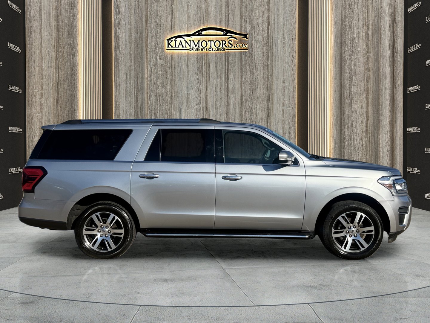 Used 2023 Ford Expedition Max Limited image 8